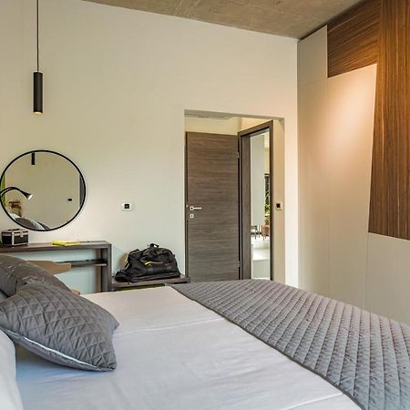 Apartments Bijou With Big Private Garden Near Umag Vilanija Exterior foto