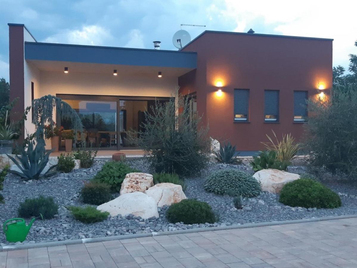 Apartments Bijou With Big Private Garden Near Umag Vilanija Exterior foto