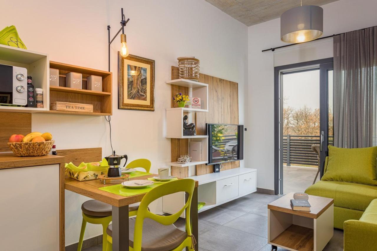 Apartments Bijou With Big Private Garden Near Umag Vilanija Exterior foto