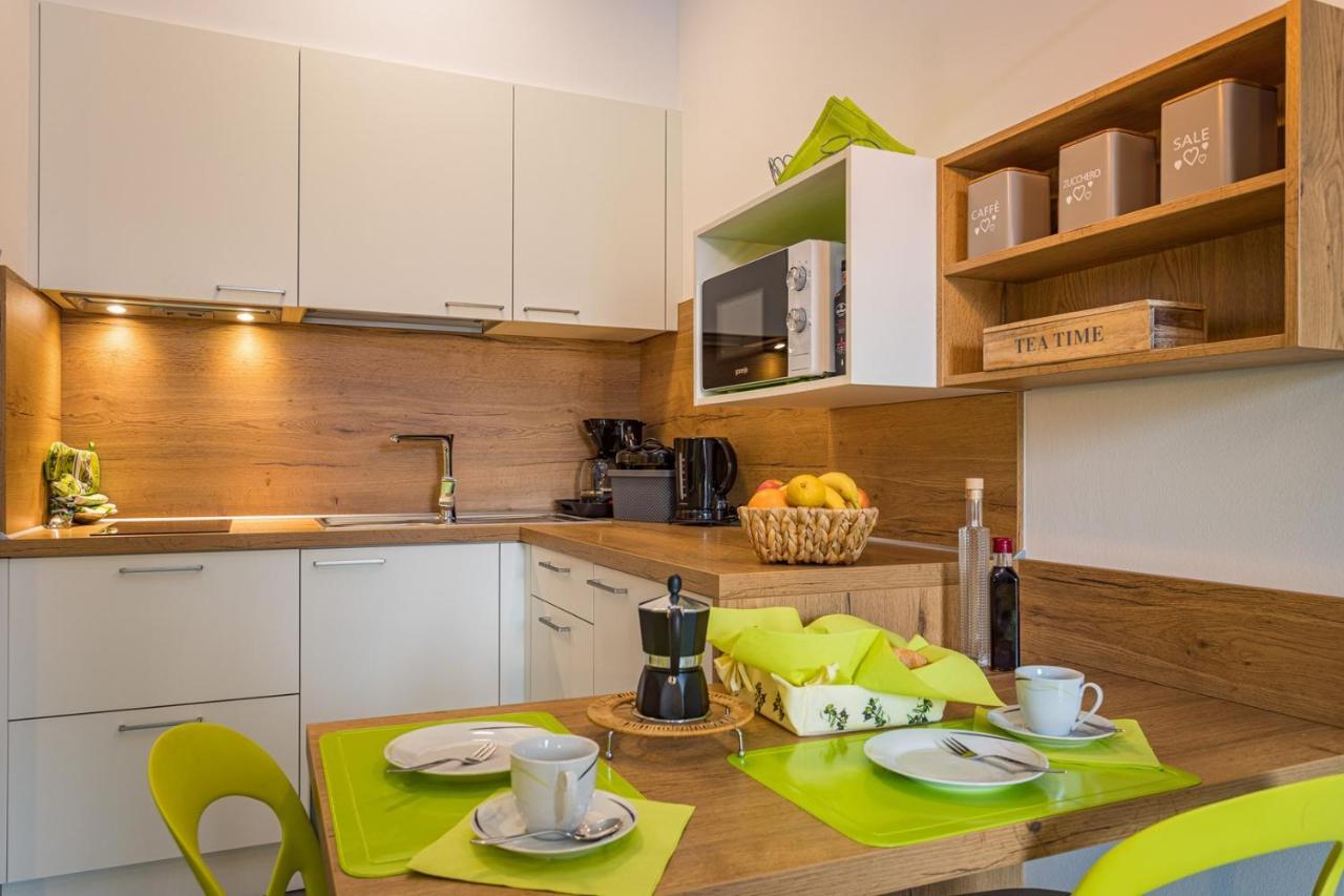 Apartments Bijou With Big Private Garden Near Umag Vilanija Exterior foto