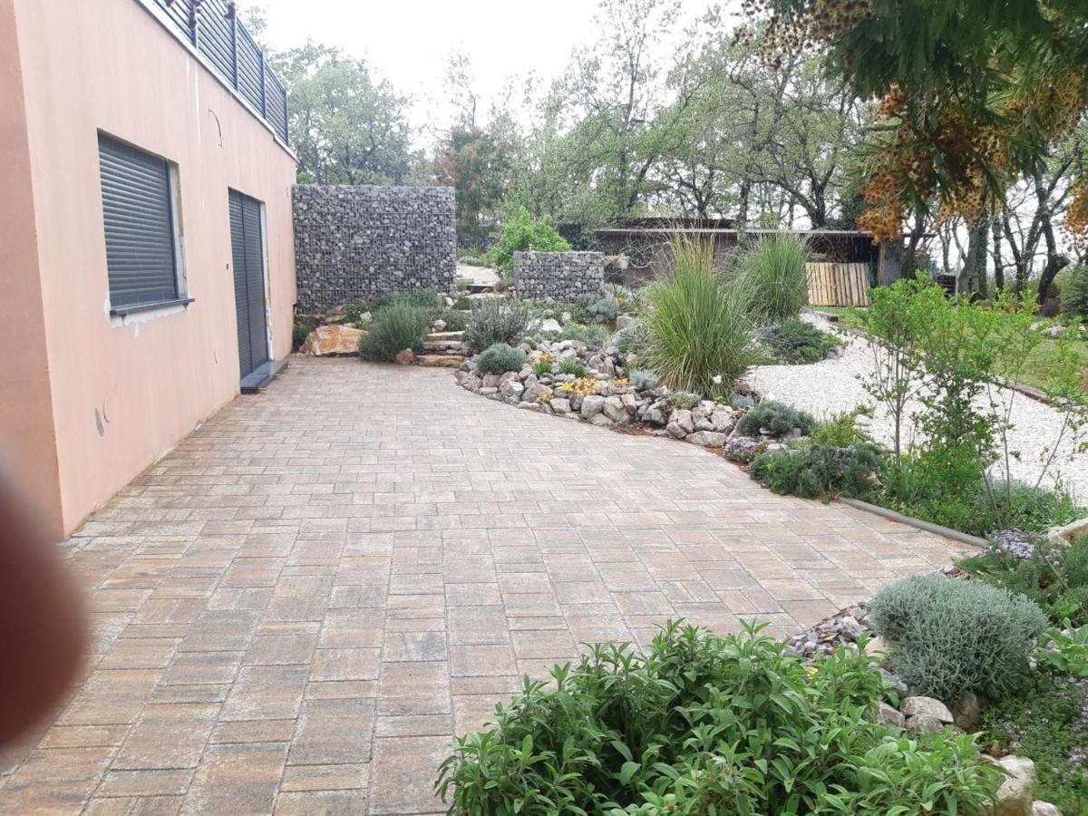 Apartments Bijou With Big Private Garden Near Umag Vilanija Exterior foto