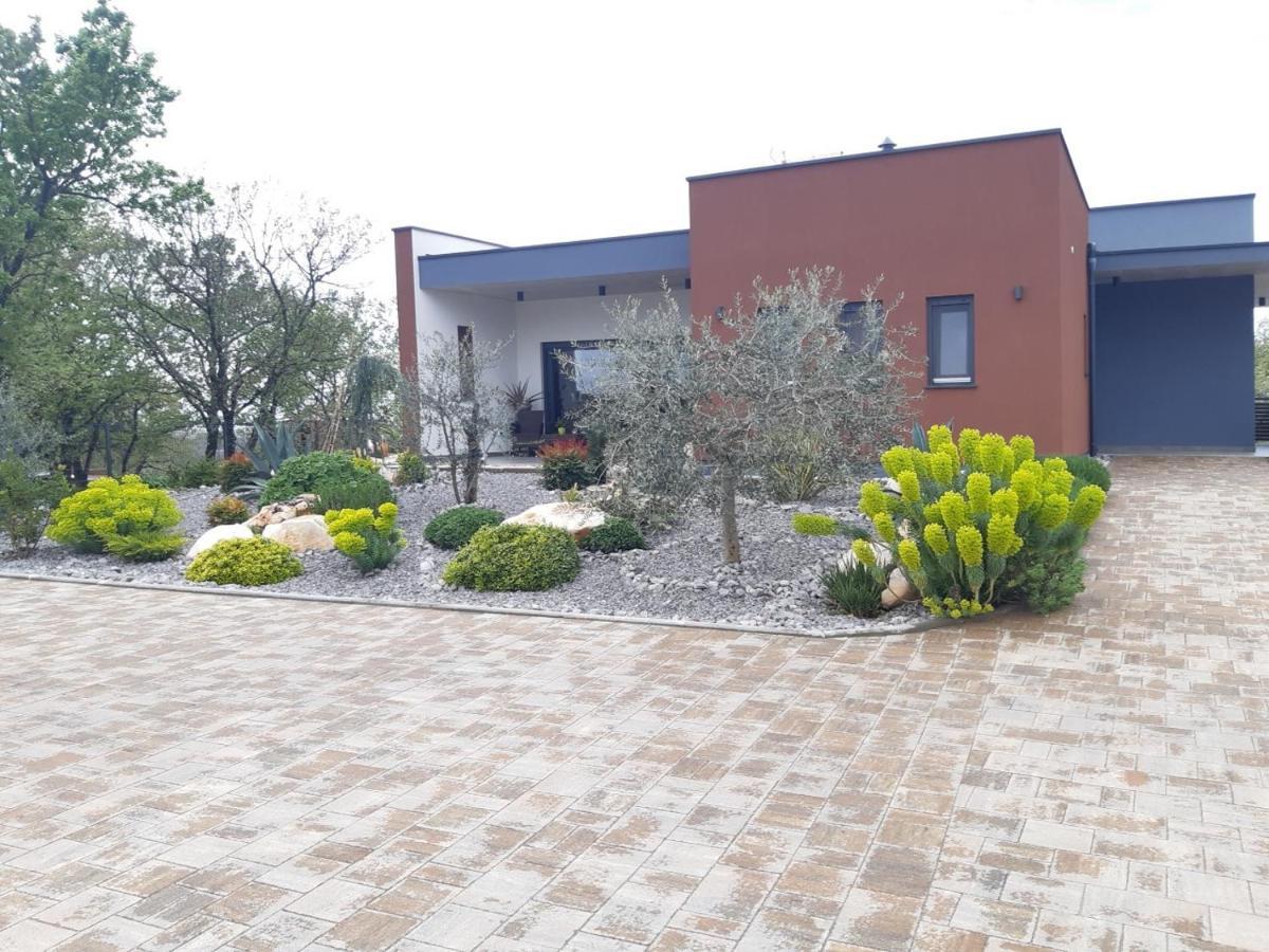 Apartments Bijou With Big Private Garden Near Umag Vilanija Exterior foto