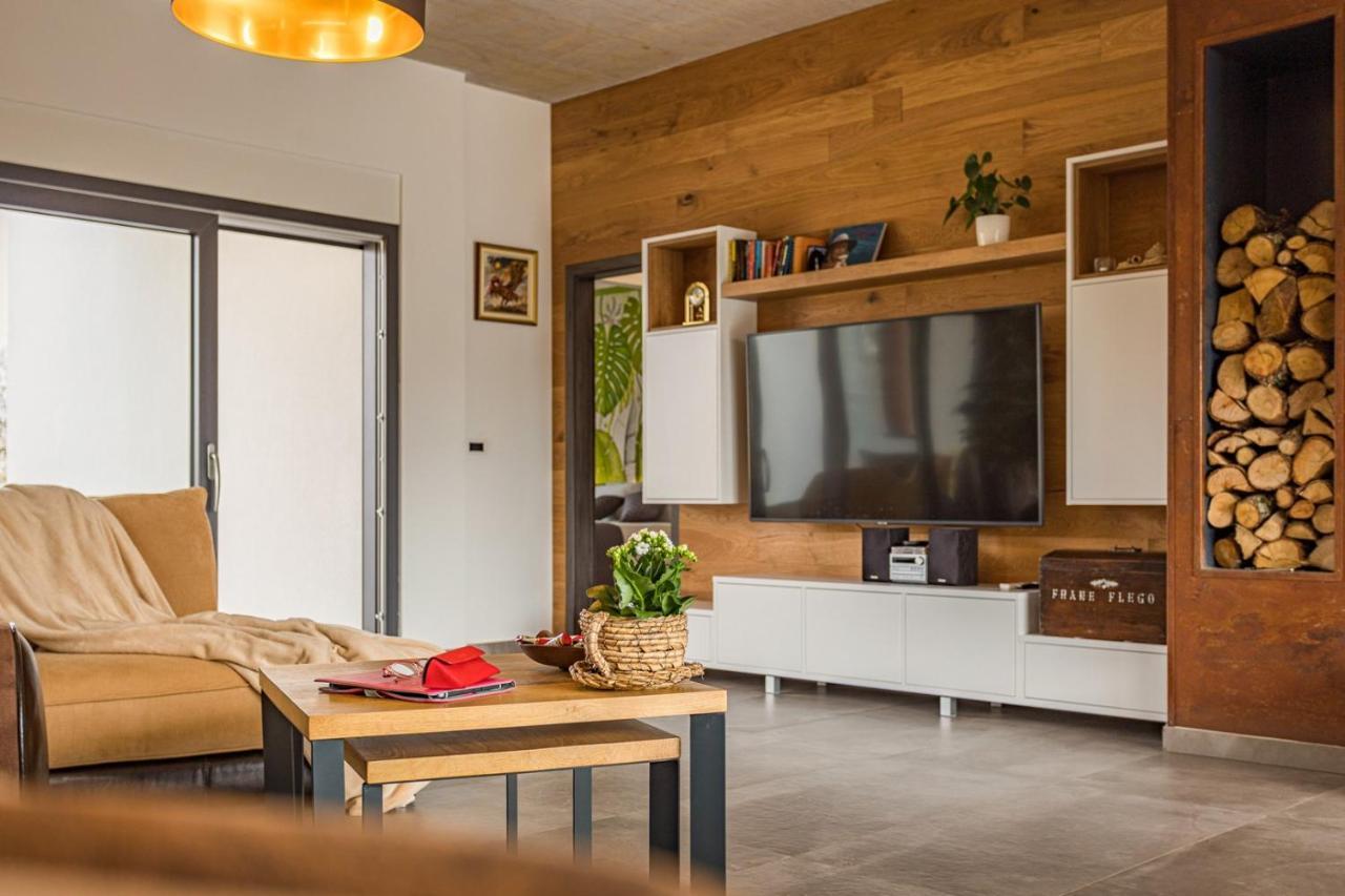 Apartments Bijou With Big Private Garden Near Umag Vilanija Exterior foto
