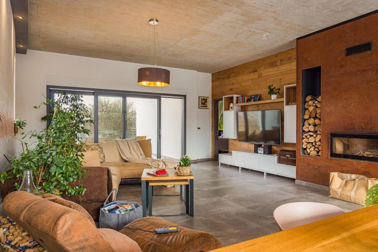 Apartments Bijou With Big Private Garden Near Umag Vilanija Exterior foto