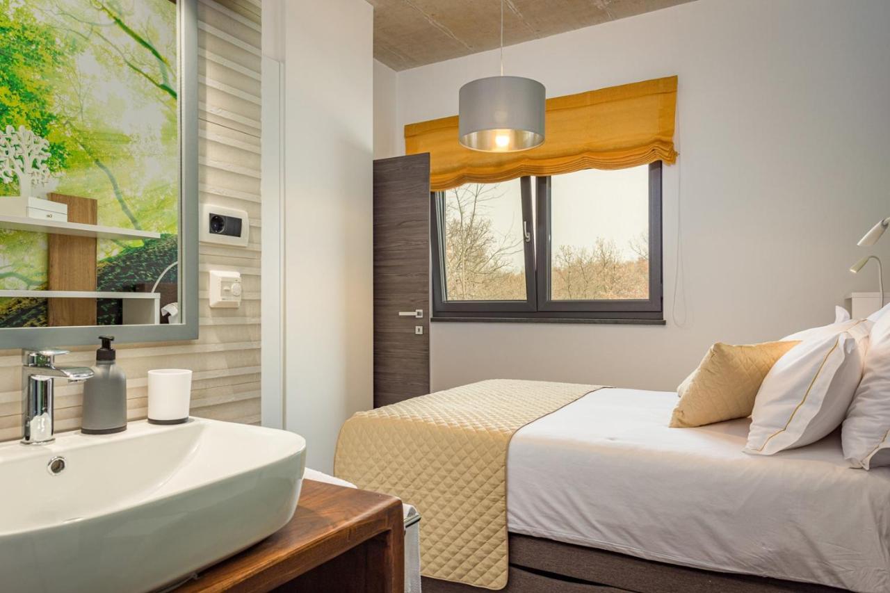 Apartments Bijou With Big Private Garden Near Umag Vilanija Exterior foto