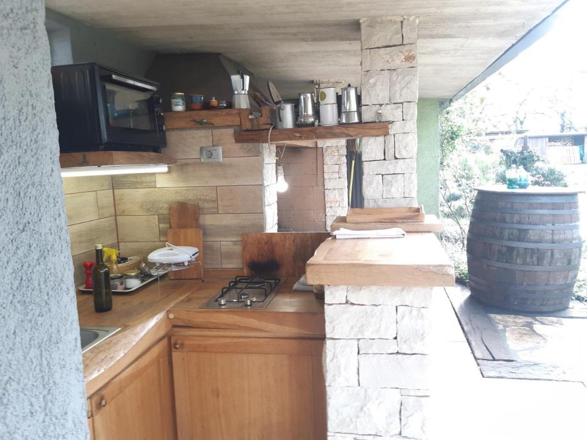 Apartments Bijou With Big Private Garden Near Umag Vilanija Exterior foto