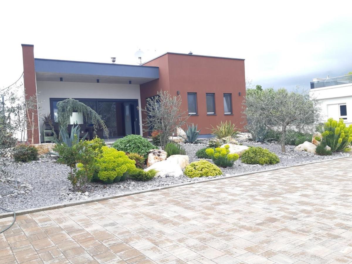 Apartments Bijou With Big Private Garden Near Umag Vilanija Exterior foto