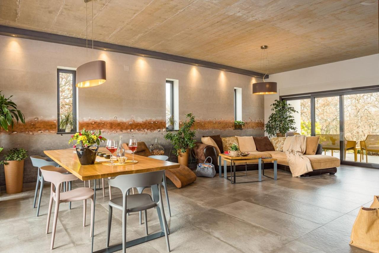 Apartments Bijou With Big Private Garden Near Umag Vilanija Exterior foto